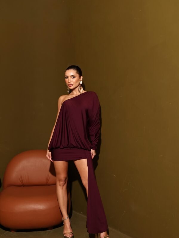 Vestido Curto Glamour com Bojo e Curvas Definidas