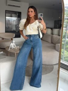 Blusa Cropped Canelada com Encaje