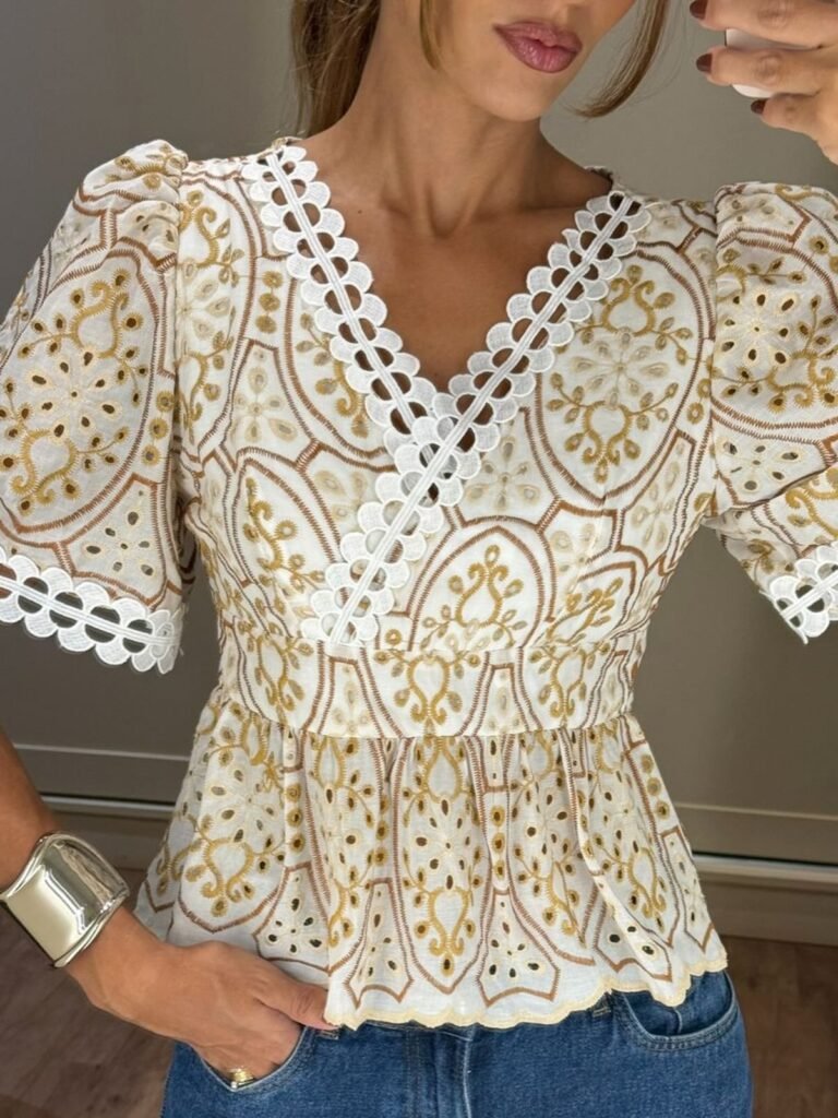 Blusa Peplum Laise Bordado Dourado