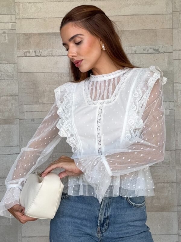 Blusa Tule Poa com Renda Manga Longa