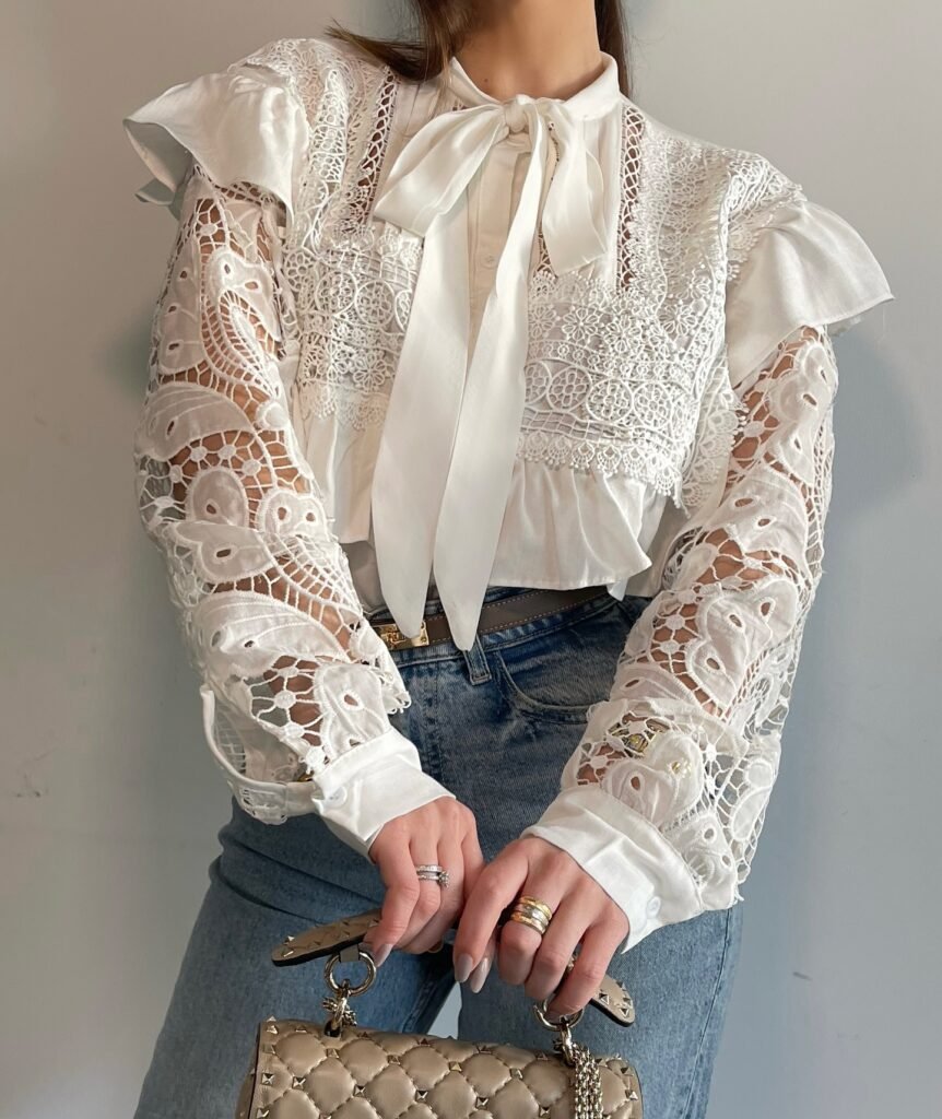 Camisa Laise com Laco Babado Manga Longa