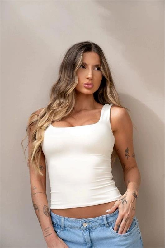 Blusa Regata Alça Larga Decote Quadrado Olivia