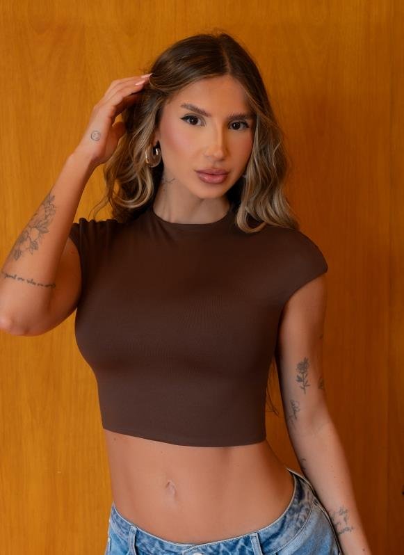 Cropped Manga Curta Suri