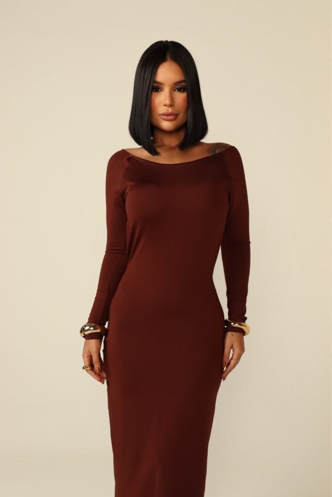 Vestido Longo e Costas Nua Bia