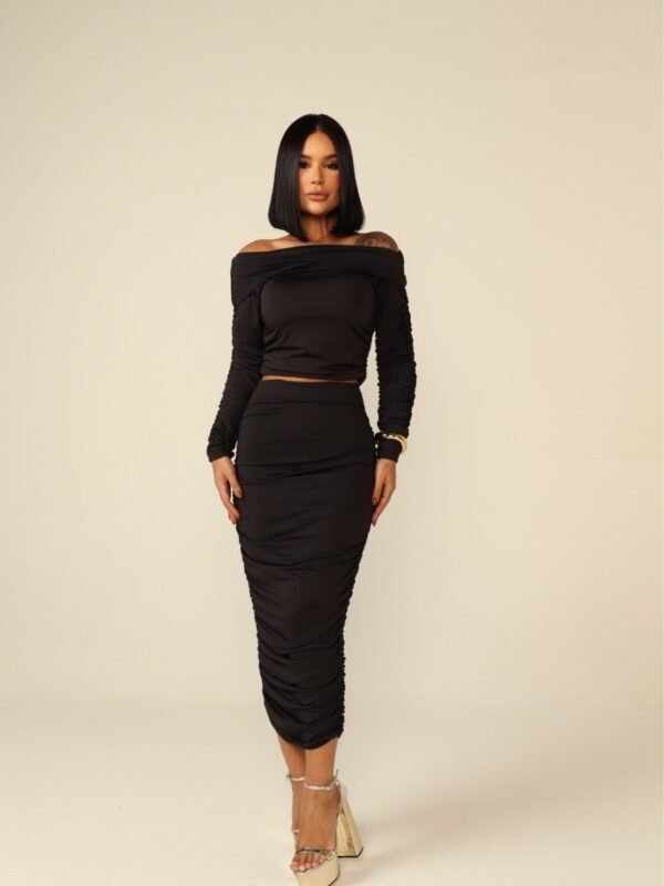 Saia Midi Ana Luiza Preta