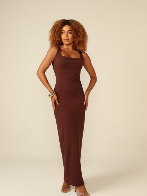 Vestido Longo com Costa Aberta Morena Marrom