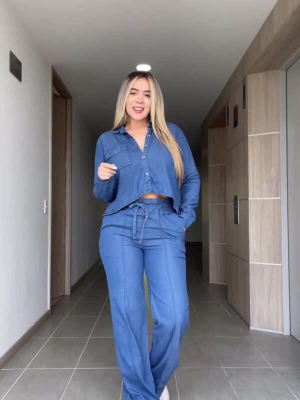 Conjunto Jeans Calça e Jaquetinha