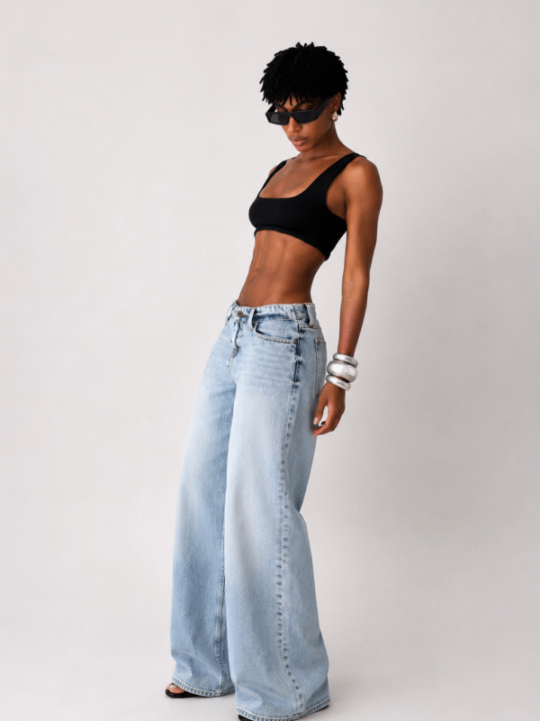 Calça Jeans Wide Leg Lavagem Clara